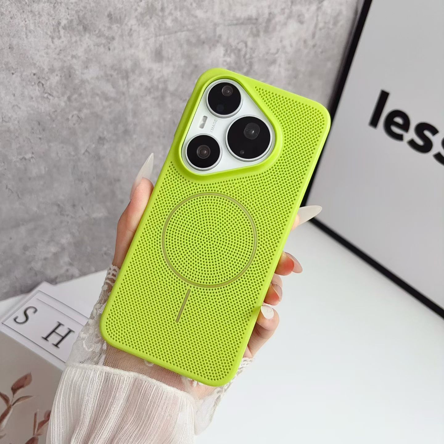 غطاء حماية مغناطيسي متوافق مع  - مراجعة Huawei Pura 70 وسعره